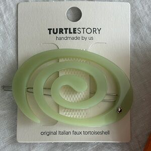 BNIB TURTLESTORY Spiral Hair Clip (large) in Melon🍈🍈🍈